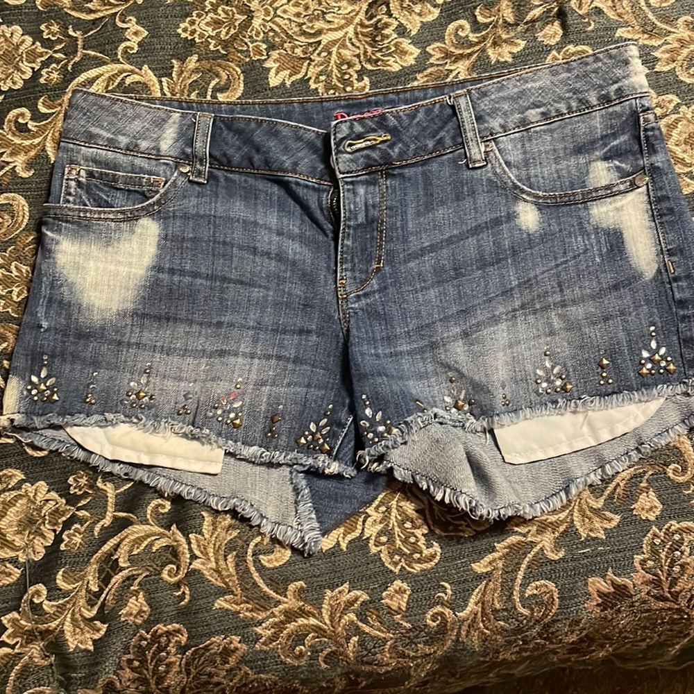 DECREE studded Jean shorts